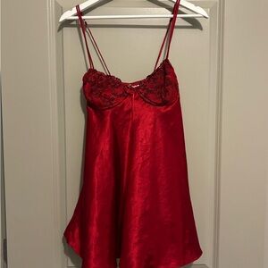 Vintage Elegant Red Lace-Trimmed slip top